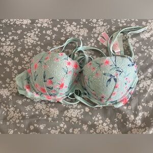 (Limited Edition) Victoria's Secret Mint Green Bra with Pink Label